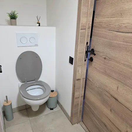 아파트 L Oasis De Detente - Le Cocon - 4 Personnes Avec 1h D Acces A La Piscine Privee Et Terrasse Amenagee Par Nuit Reservee - Climatisation - A 2km De Pairi Daiza 부흘리테